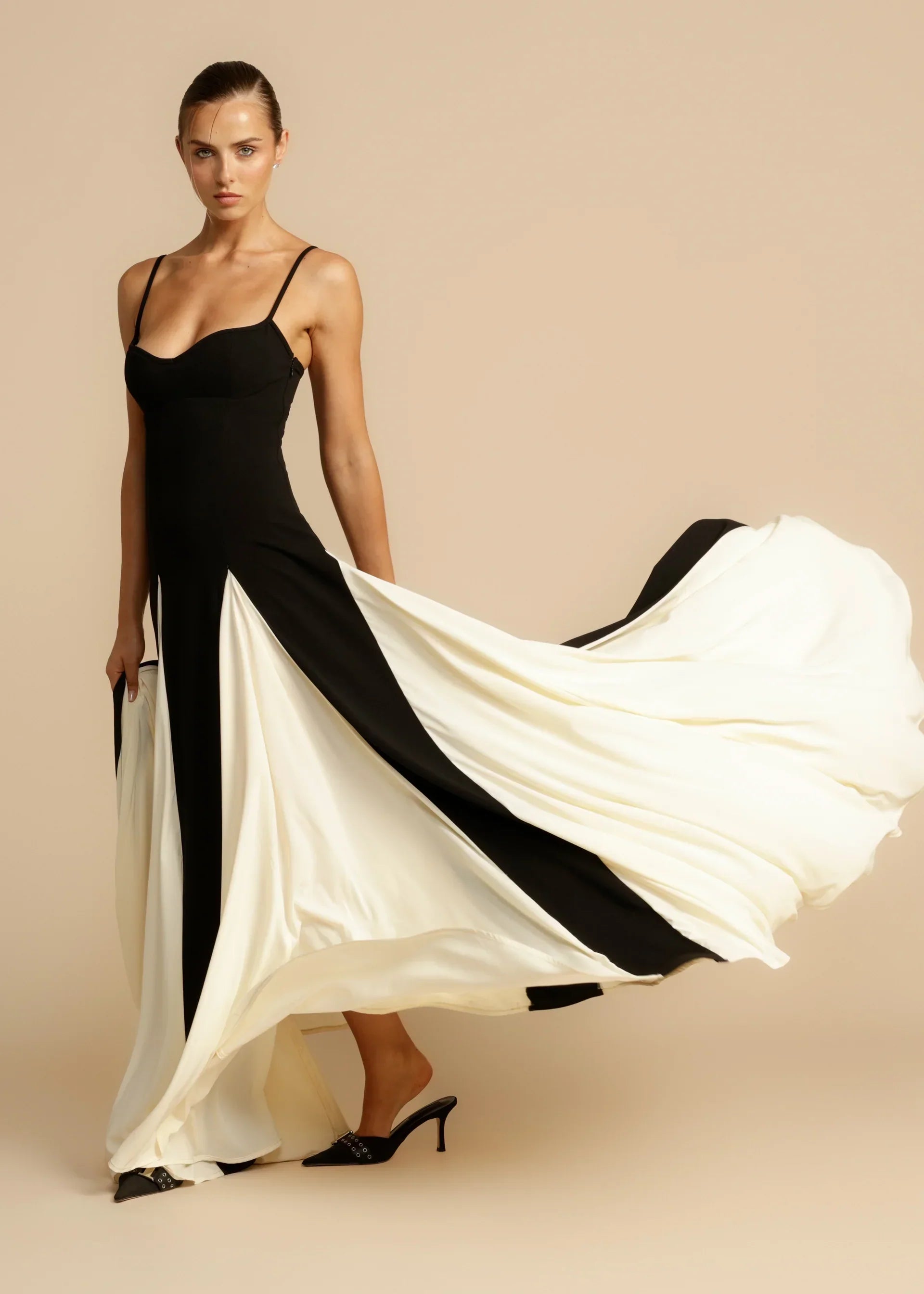 VELORA - Maxi Dress